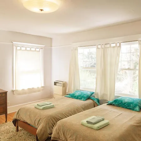 Orange Drive Hostel (Adults Only)-3